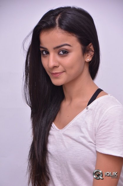 Mahima-Makwana-Interview-About-Venakatapuram-Movie